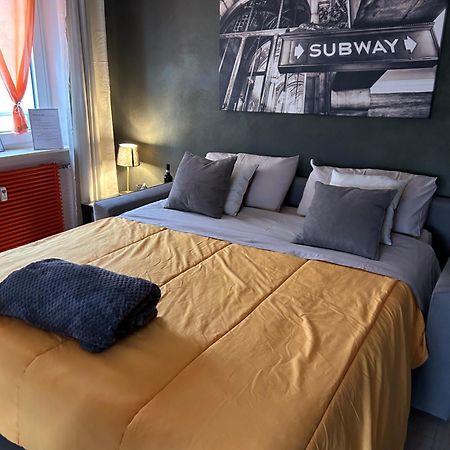 Bon Bon Del Centro No Ztl A Due Passi Da Piazza Alfieri Apartment Asti Bagian luar foto